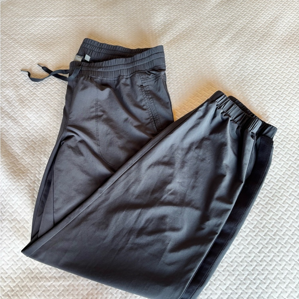 Athleta women’s Charcoal Joggers